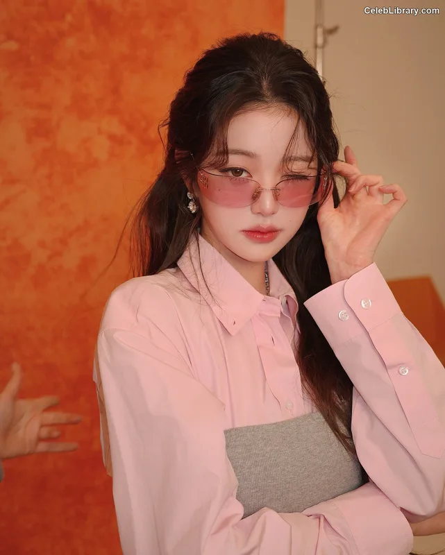 Jang Won-young  장원영 WONYOUNG photo 6 of 5846