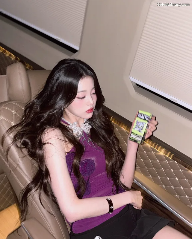Jang Won-young  장원영 WONYOUNG photo 11 of 5846