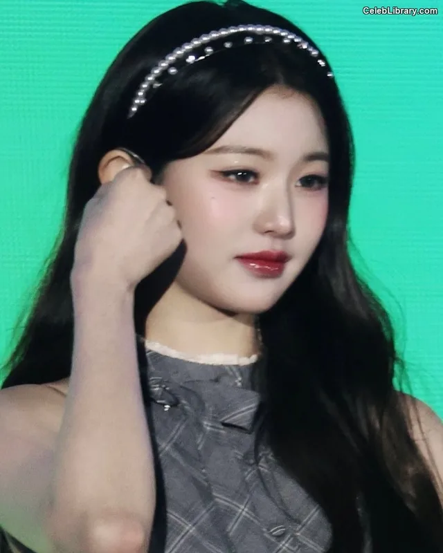 Jang Won-young  장원영 WONYOUNG photo 24 of 5846