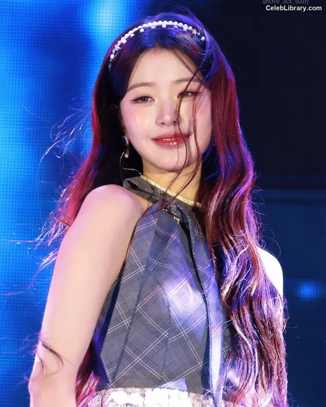 Jang Won-young  장원영 WONYOUNG photo 2 of 5846