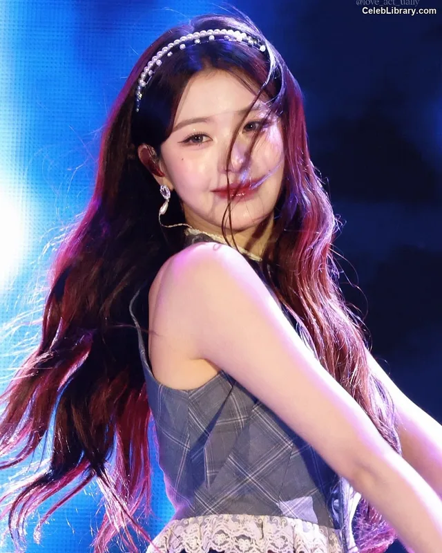 Jang Won-young  장원영 WONYOUNG photo 3 of 5846