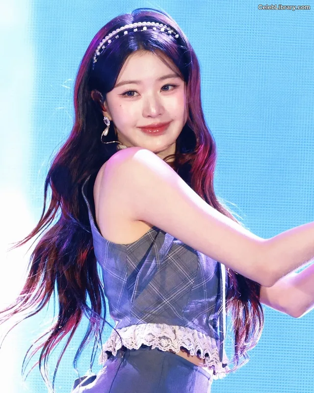 Jang Won-young  장원영 WONYOUNG photo 4 of 5846