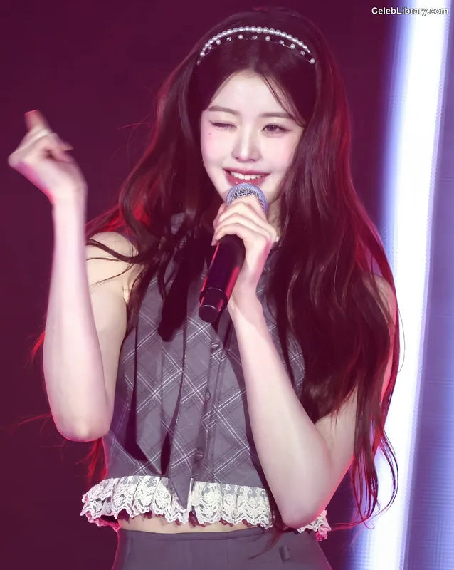 Jang Won-young  장원영 WONYOUNG photo 6 of 5846