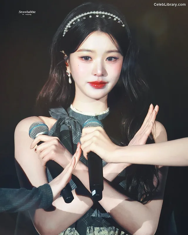Jang Won-young  장원영 WONYOUNG photo 9 of 5846
