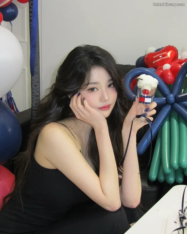 Jang Won-young  장원영 WONYOUNG photo 19 of 5846