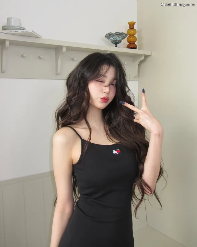 Jang Won-young  장원영 WONYOUNG photo 23 of 5846