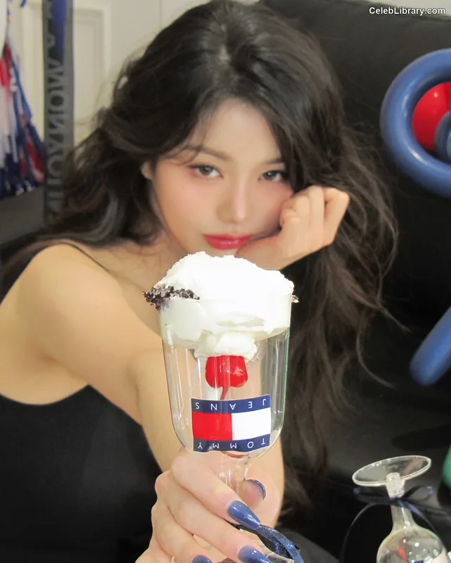 Jang Won-young  장원영 WONYOUNG photo 24 of 5846
