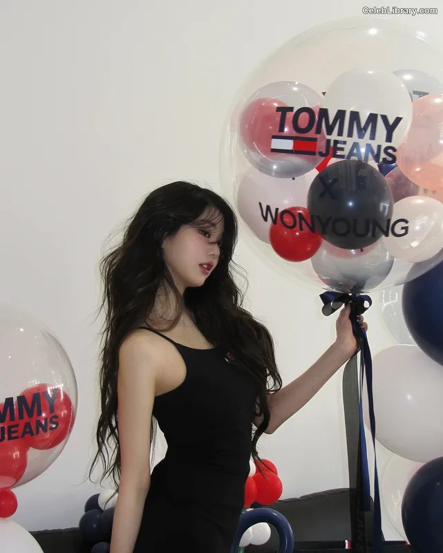 Jang Won-young  장원영 WONYOUNG photo 4 of 5846