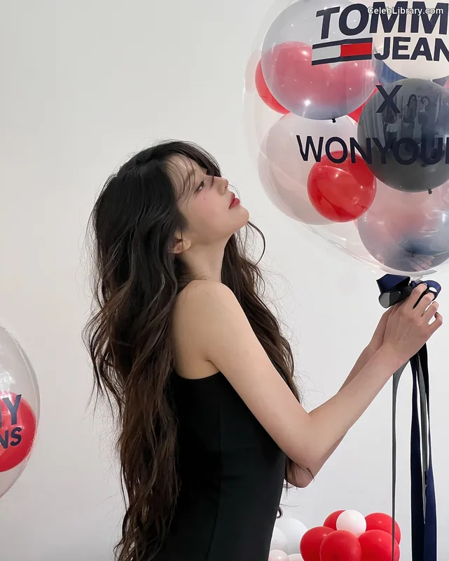 Jang Won-young  장원영 WONYOUNG photo 7 of 5846