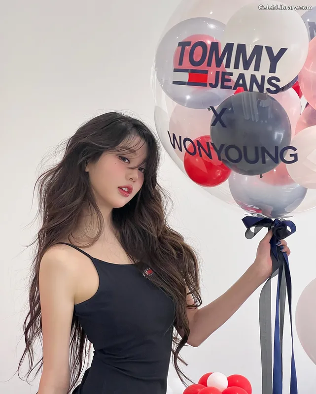 Jang Won-young  장원영 WONYOUNG photo 8 of 5846