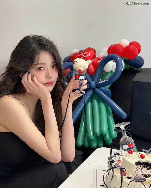 Jang Won-young  장원영 WONYOUNG photo 9 of 5846