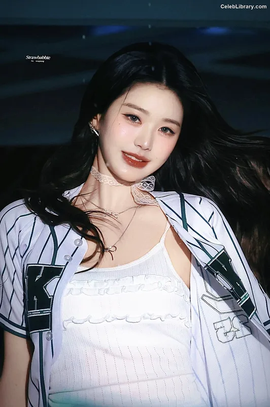 Jang Won-young  장원영 WONYOUNG photo 16 of 5846