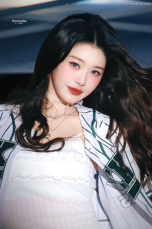 Jang Won-young  장원영 WONYOUNG photo 17 of 5846