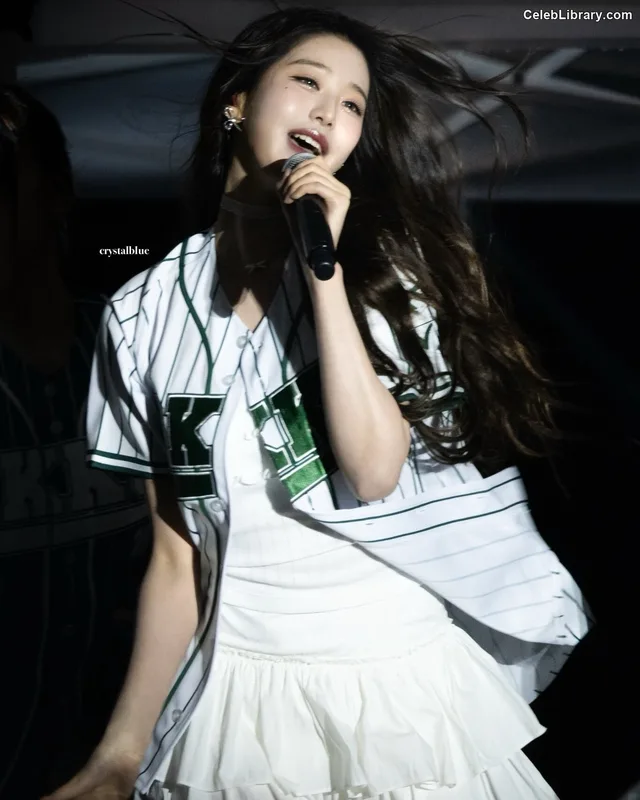 Jang Won-young  장원영 WONYOUNG photo 2 of 5846