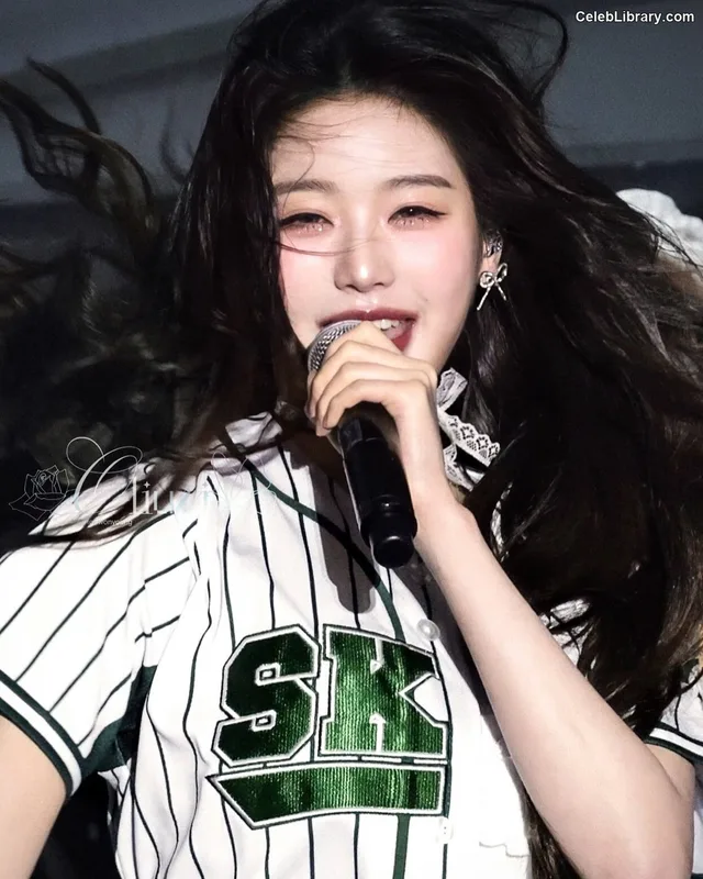 Jang Won-young  장원영 WONYOUNG photo 3 of 5846