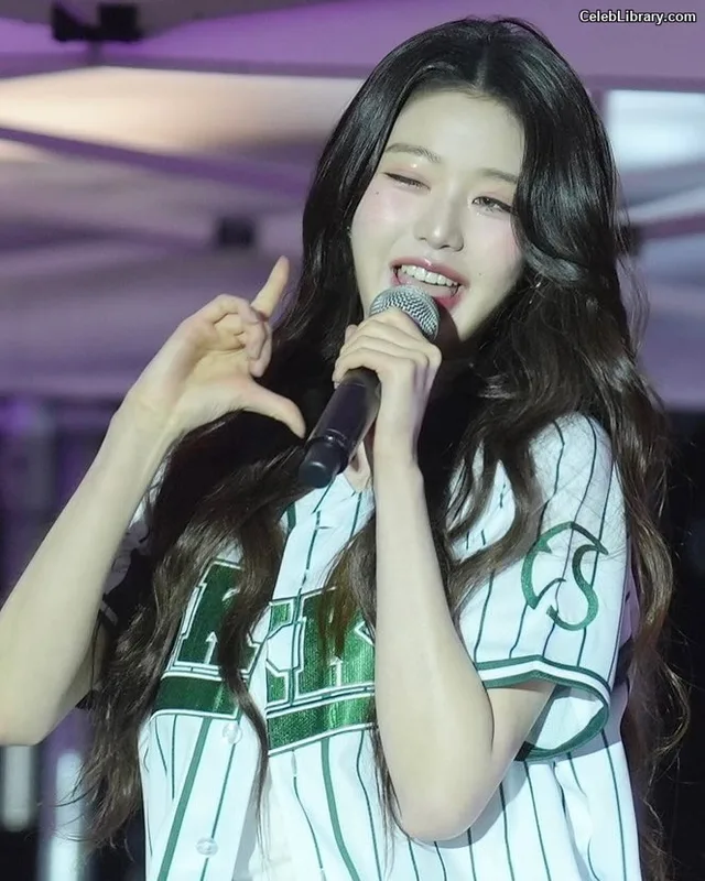 Jang Won-young  장원영 WONYOUNG photo 10 of 5846