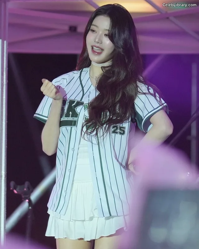 Jang Won-young  장원영 WONYOUNG photo 13 of 5846