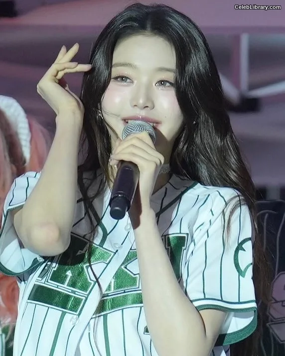 Jang Won-young  장원영 WONYOUNG photo 14 of 5846