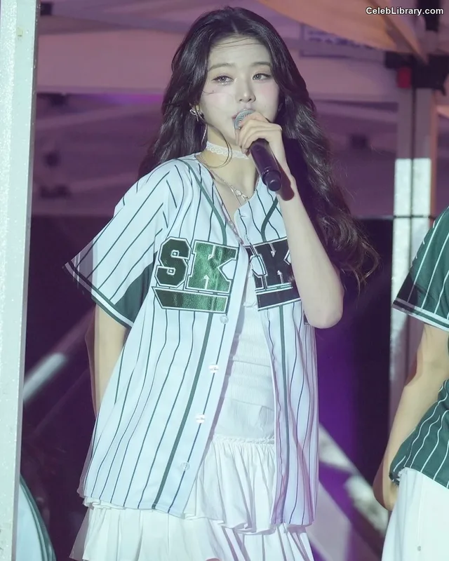 Jang Won-young  장원영 WONYOUNG photo 17 of 5846