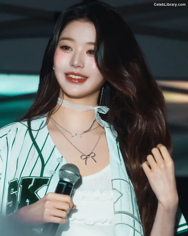 Jang Won-young  장원영 WONYOUNG photo 20 of 5846