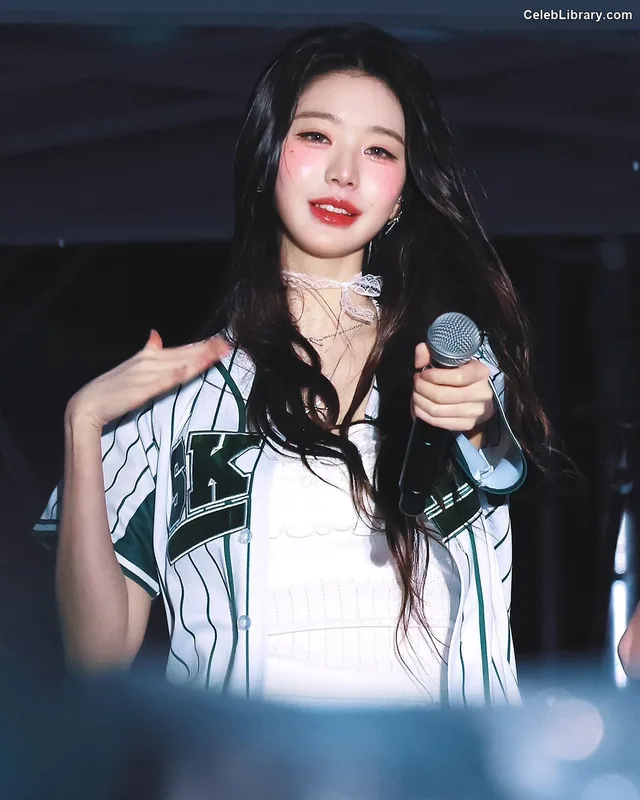 Jang Won-young  장원영 WONYOUNG photo 24 of 5846