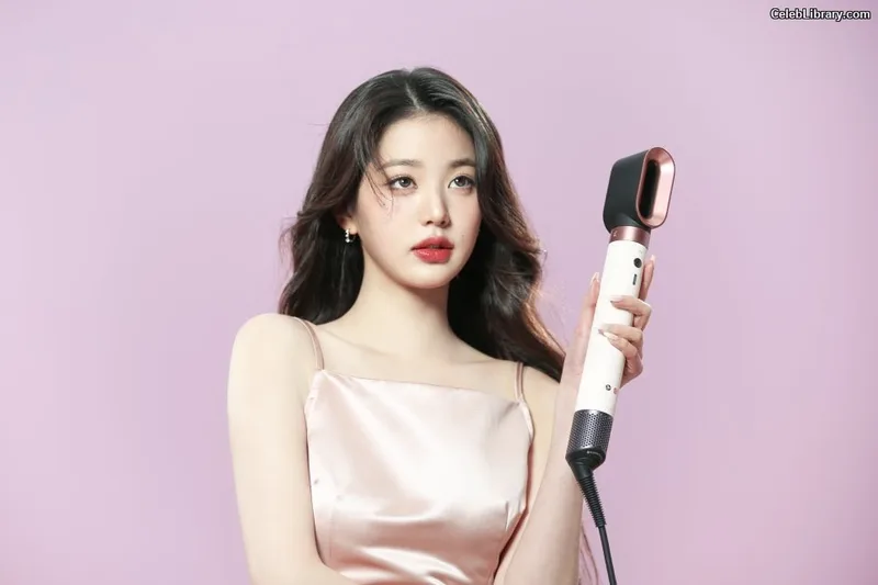 Jang Won-young  장원영 WONYOUNG photo 10 of 5846