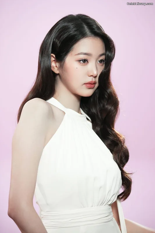 Jang Won-young  장원영 WONYOUNG photo 13 of 5846
