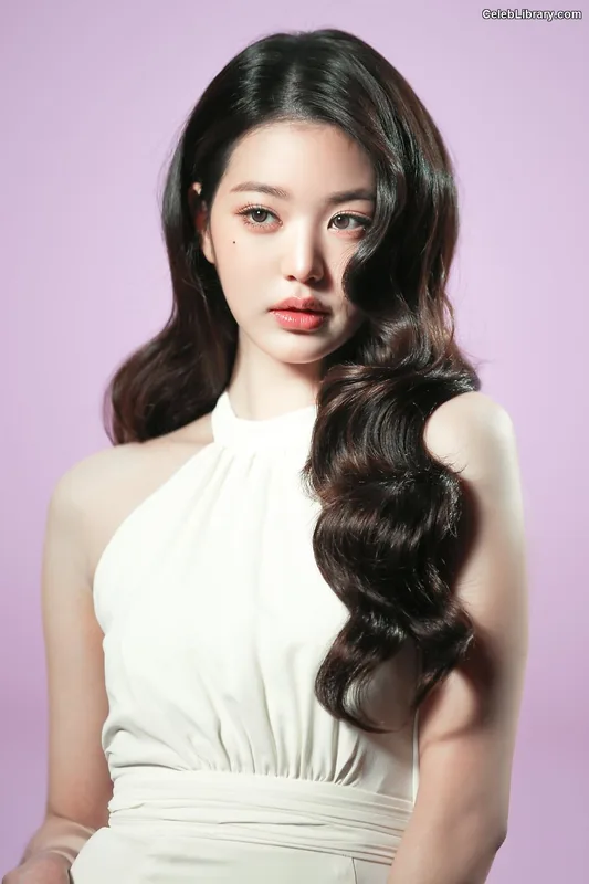 Jang Won-young  장원영 WONYOUNG photo 15 of 5846