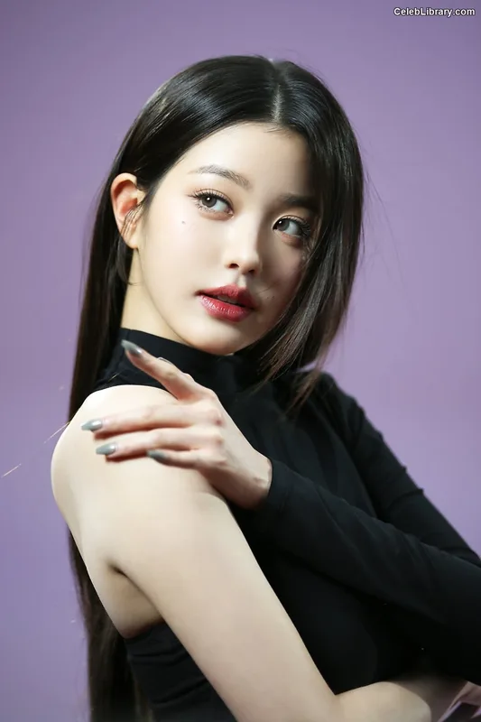 Jang Won-young  장원영 WONYOUNG photo 18 of 5846