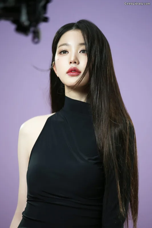 Jang Won-young  장원영 WONYOUNG photo 19 of 5846
