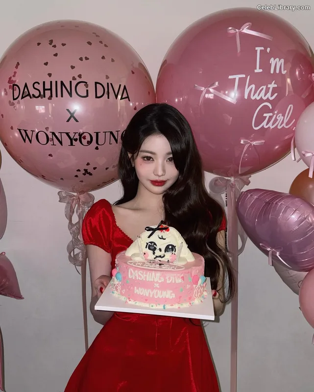 Jang Won-young  장원영 WONYOUNG photo 10 of 5846