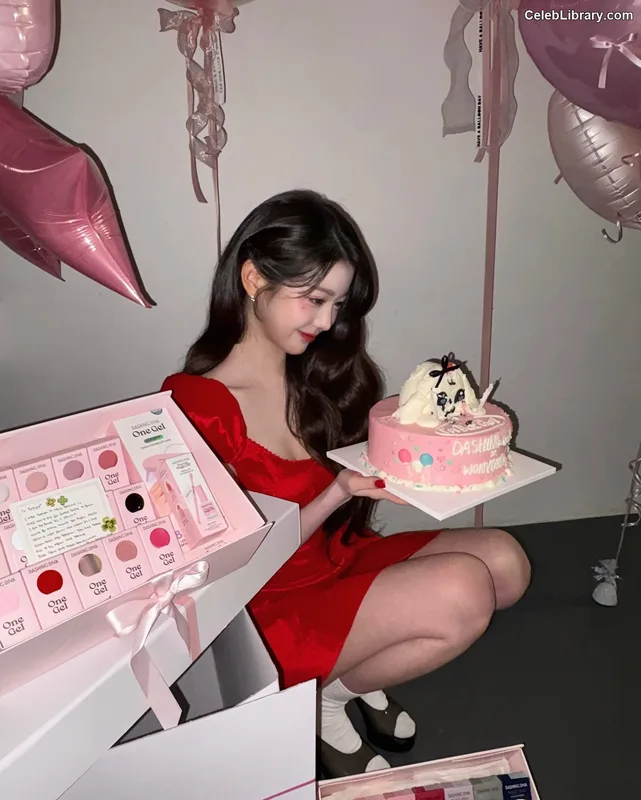 Jang Won-young  장원영 WONYOUNG photo 11 of 5846