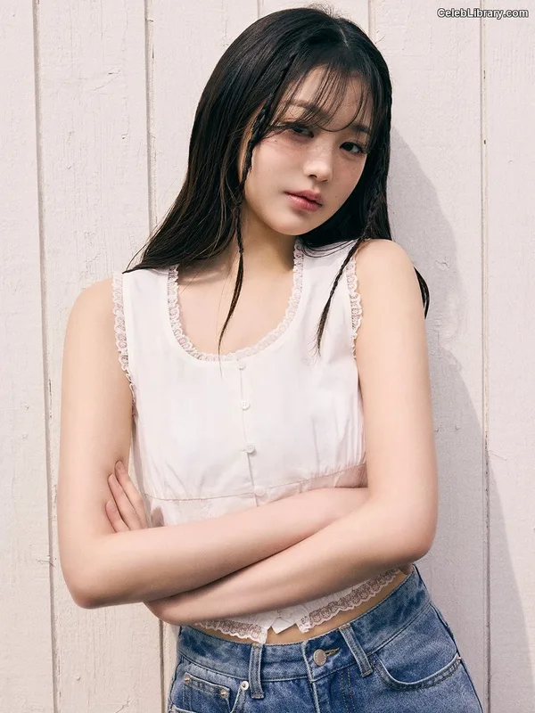 Jang Won-young 장원영 WONYOUNG photo 1 of 5846