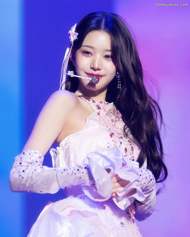 Jang Won-young  장원영 WONYOUNG photo 2 of 5846