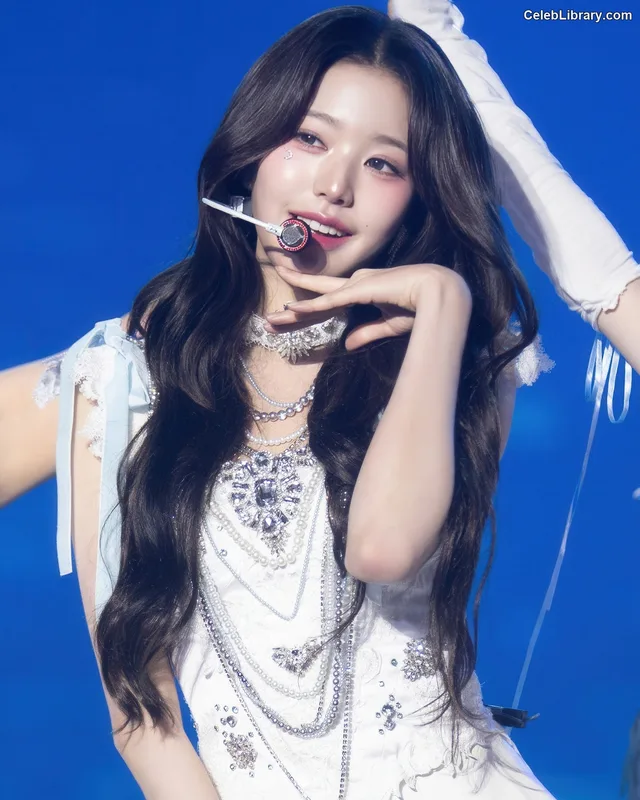 Jang Won-young  장원영 WONYOUNG photo 3 of 5846