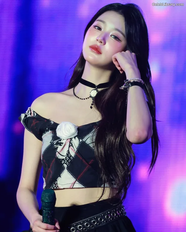 Jang Won-young  장원영 WONYOUNG photo 18 of 5846