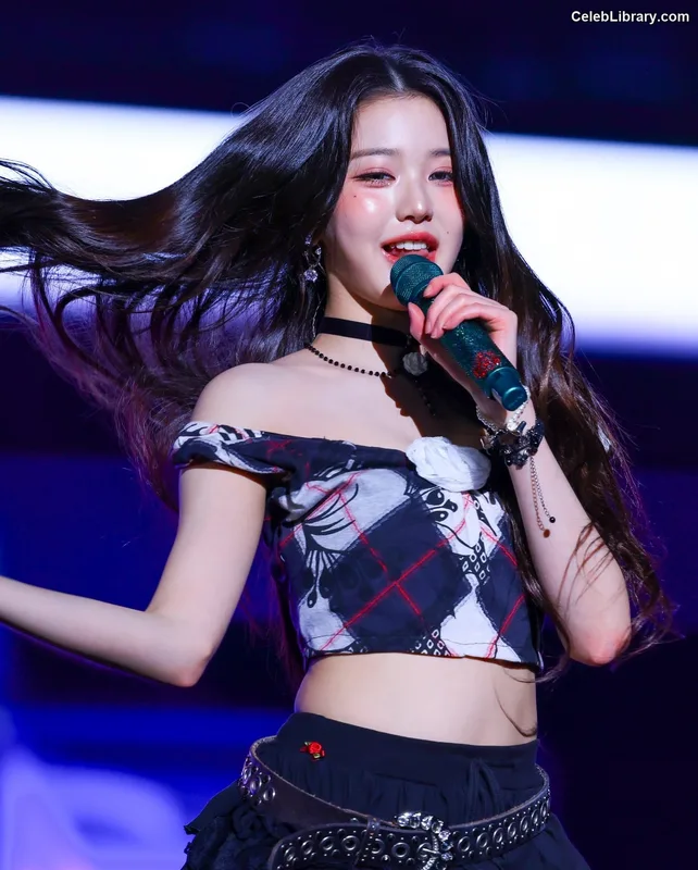 Jang Won-young  장원영 WONYOUNG photo 22 of 5846