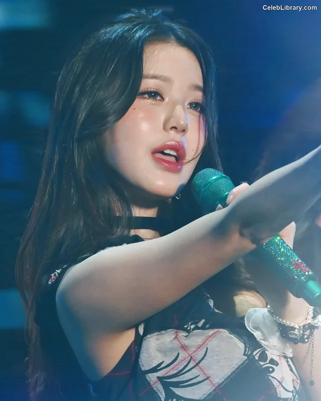 Jang Won-young  장원영 WONYOUNG photo 7 of 5846