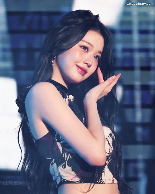 Jang Won-young  장원영 WONYOUNG photo 10 of 5846