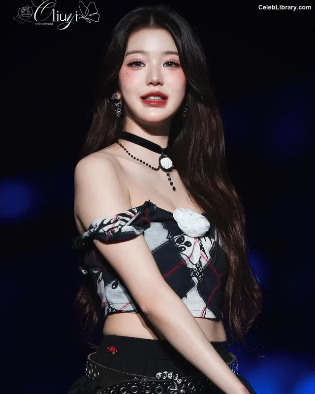 Jang Won-young  장원영 WONYOUNG photo 11 of 5846