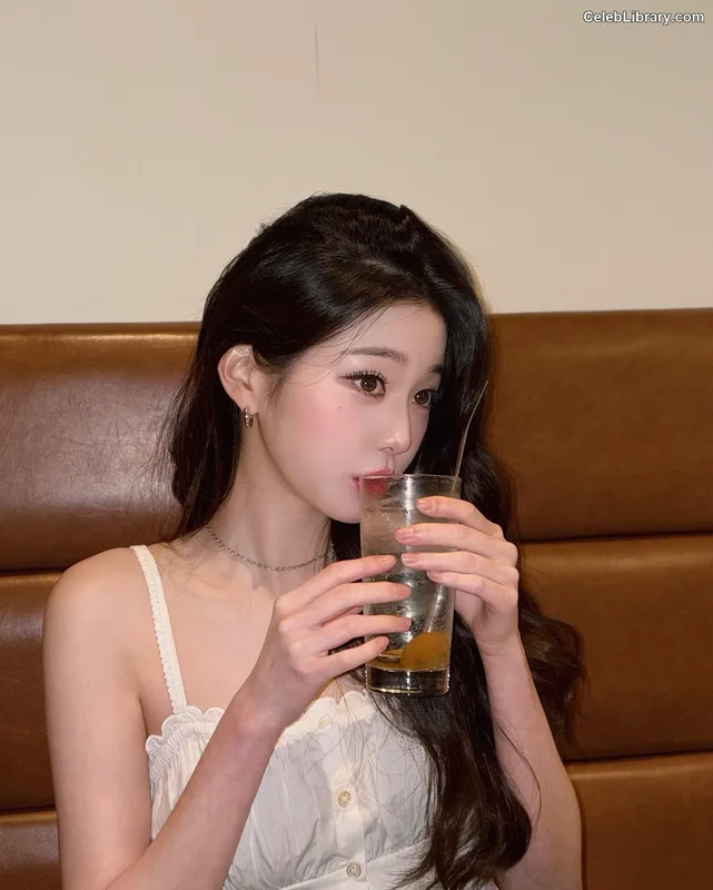 Jang Won-young  장원영 WONYOUNG photo 21 of 5846