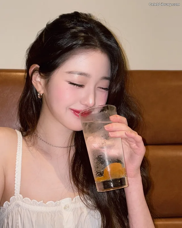Jang Won-young  장원영 WONYOUNG photo 23 of 5846