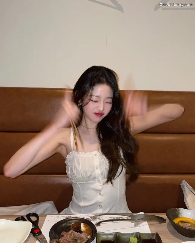 Jang Won-young  장원영 WONYOUNG photo 6 of 5846