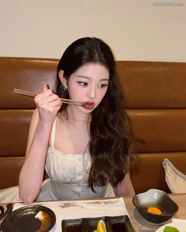 Jang Won-young  장원영 WONYOUNG photo 7 of 5846