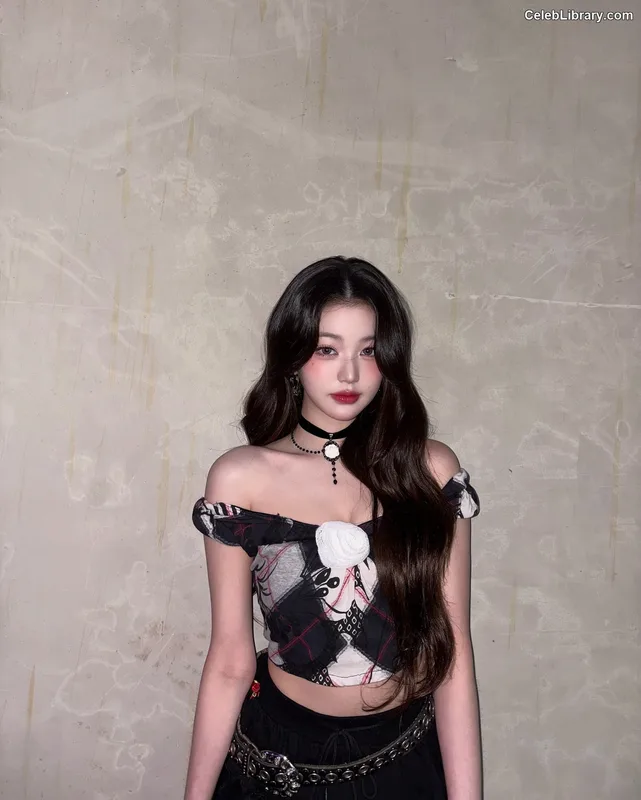 Jang Won-young  장원영 WONYOUNG photo 17 of 5846