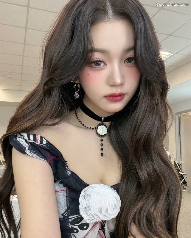 Jang Won-young  장원영 WONYOUNG photo 19 of 5846