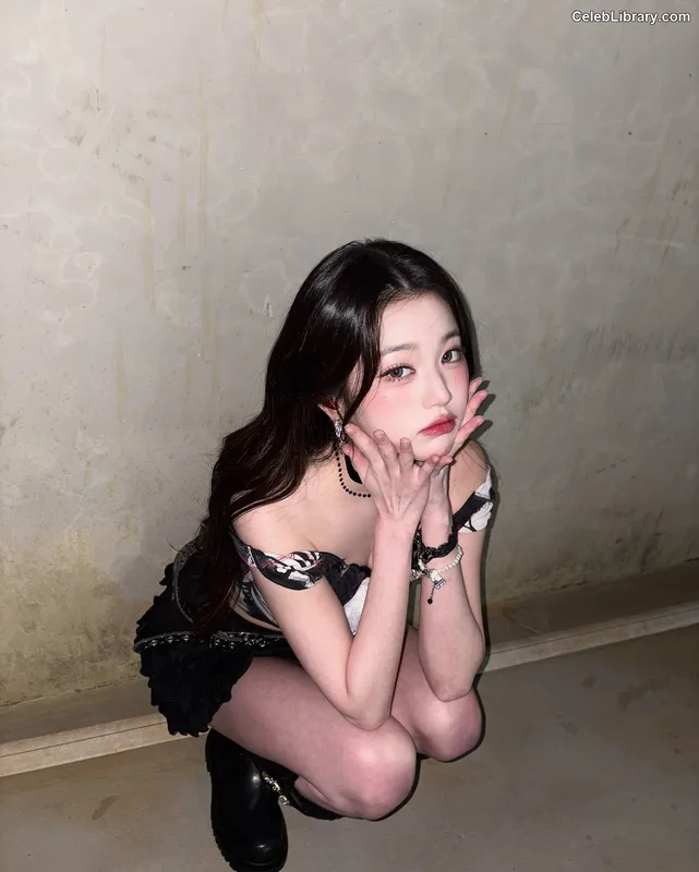 Jang Won-young  장원영 WONYOUNG photo 21 of 5846