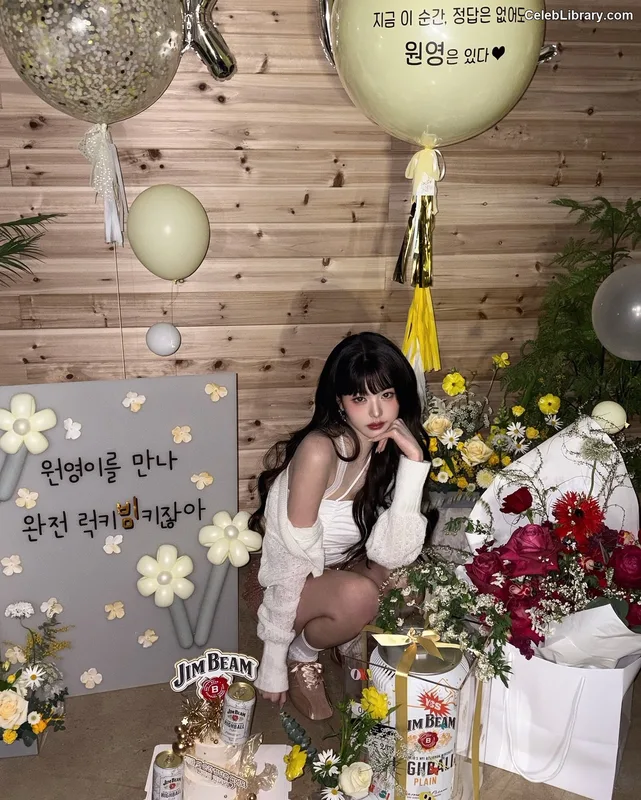 Jang Won-young  장원영 WONYOUNG photo 3 of 5846