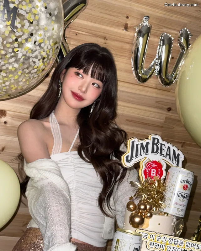 Jang Won-young  장원영 WONYOUNG photo 5 of 5846