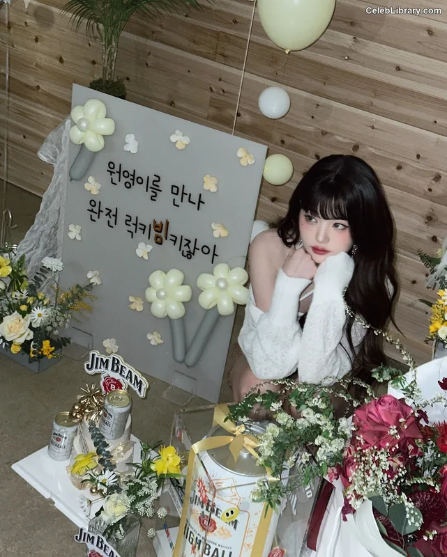 Jang Won-young  장원영 WONYOUNG photo 9 of 5846